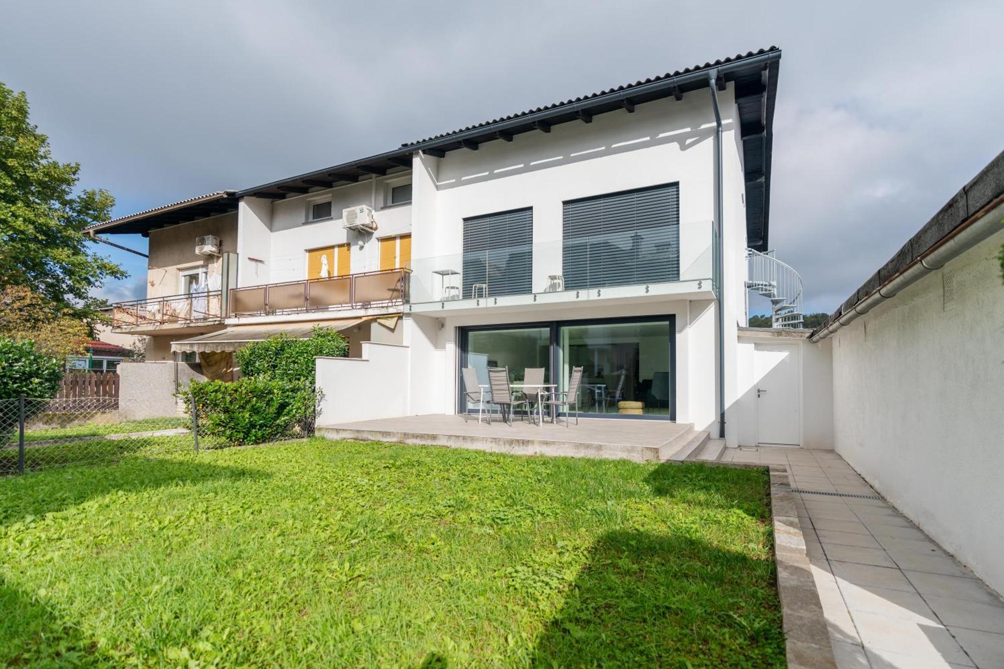 Black & White Apartments Rozna Dolina Ljubljana Exterior photo